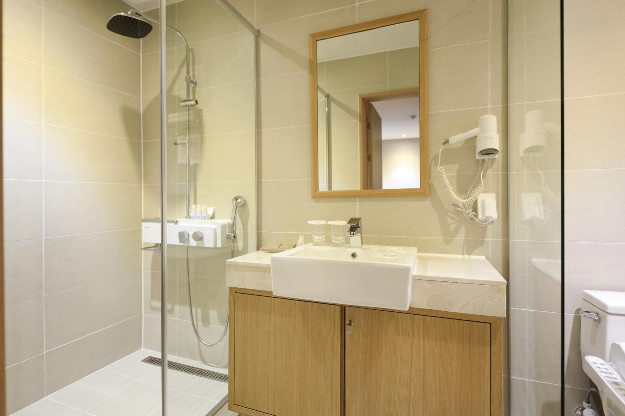 New Oriental Myeongdong Hotel 3*